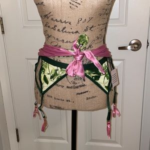 NWT!Savage x FENTY living in the clouds garter belt medium green leaves lingerie